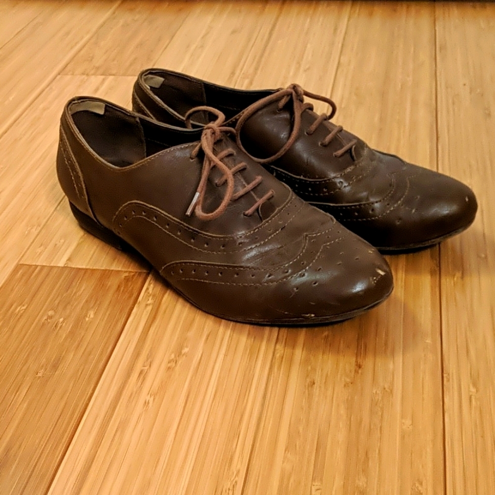 Retro style shoes